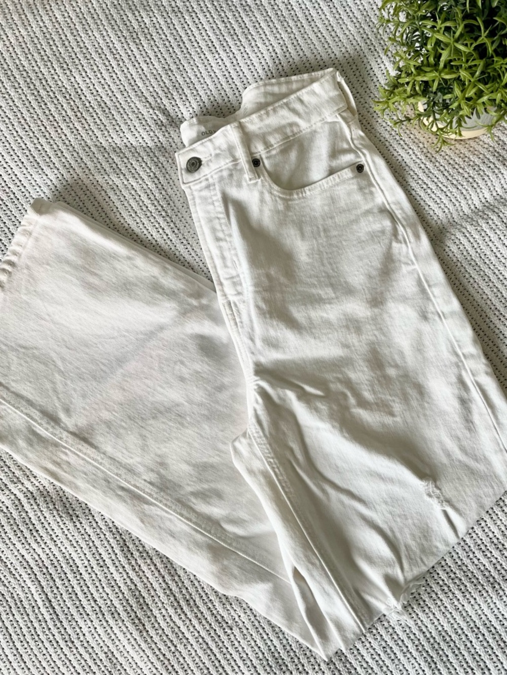 Extra High-Waisted Wide Leg Jeans